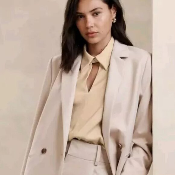 Banana Republic Factory Tops - Banana Republic Oyster Pearl ESSENTIAL COLLARED BLOUSE/NWT/S